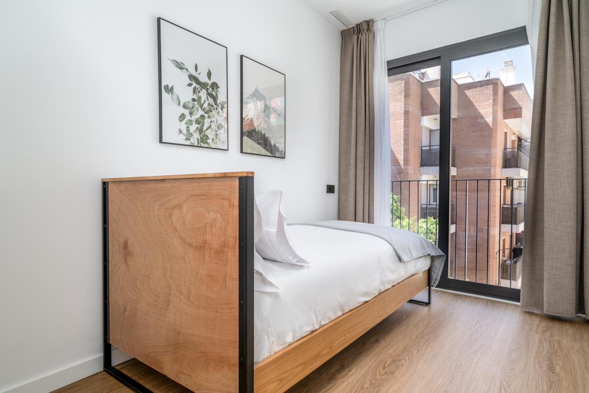 Limehome Barcelona Placa Pirineus L'Hospitalet de Llobregat Extérieur photo