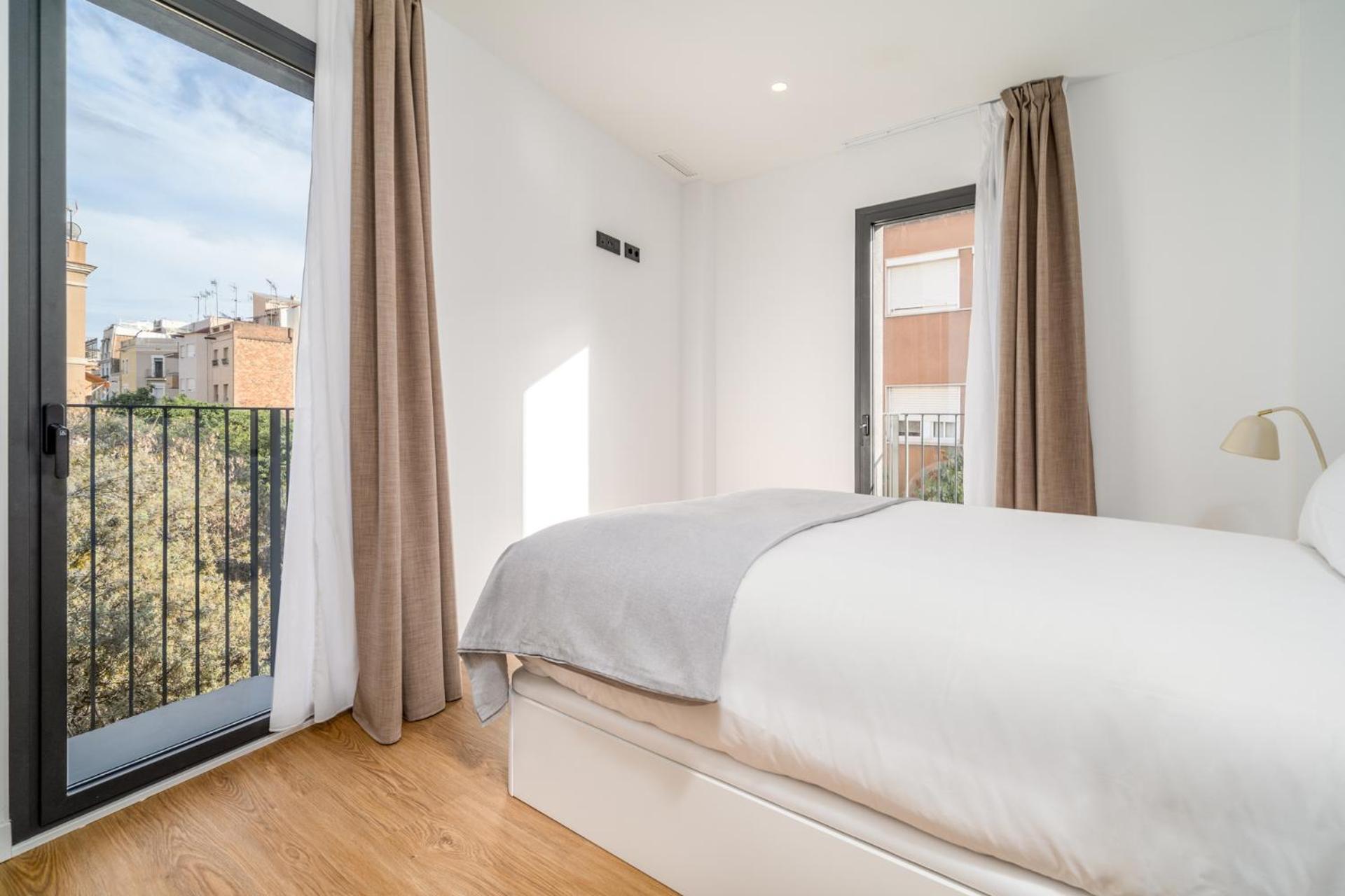 Limehome Barcelona Placa Pirineus L'Hospitalet de Llobregat Extérieur photo