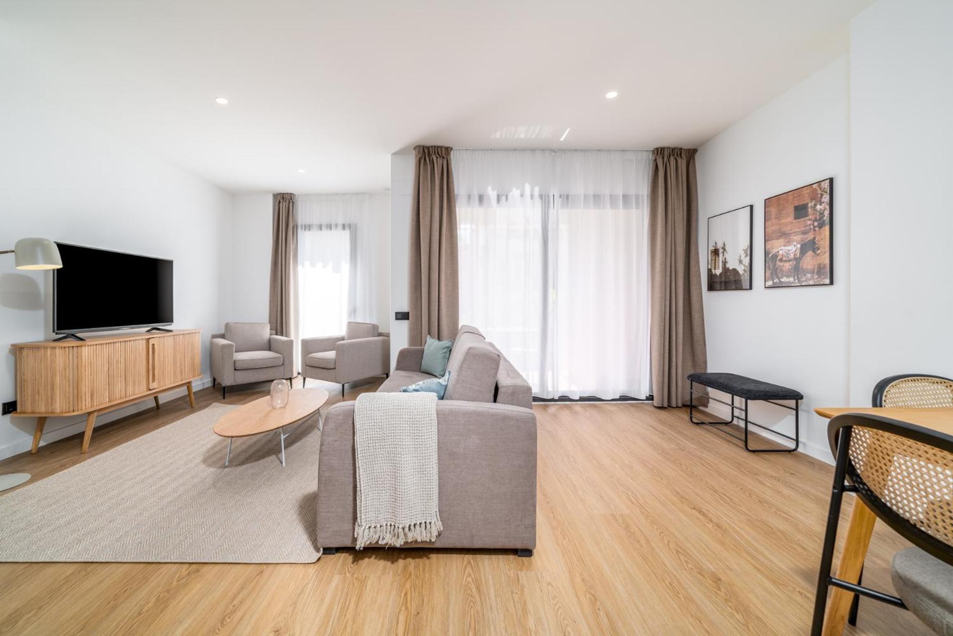 Limehome Barcelona Placa Pirineus L'Hospitalet de Llobregat Extérieur photo