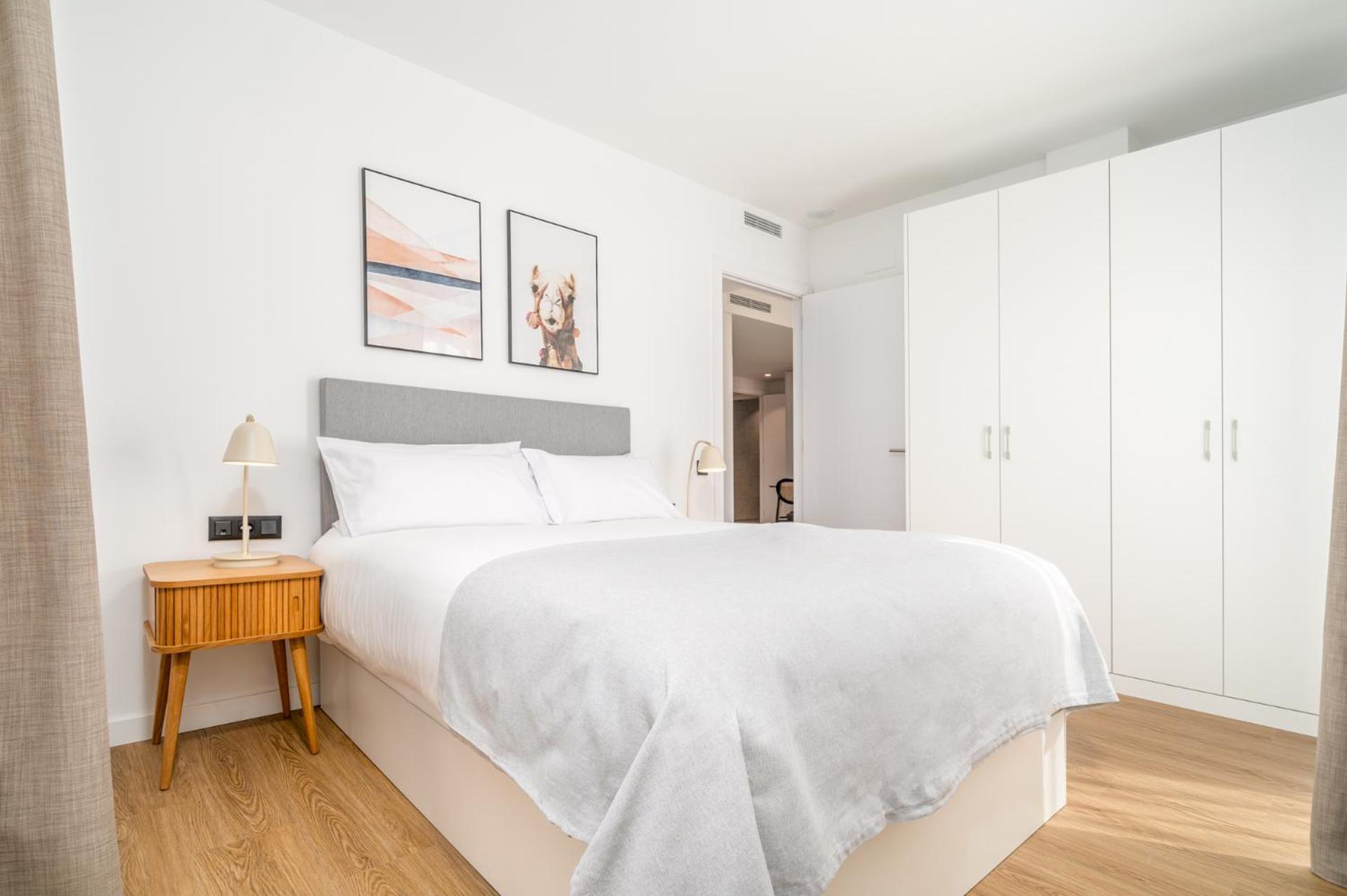 Limehome Barcelona Placa Pirineus L'Hospitalet de Llobregat Extérieur photo
