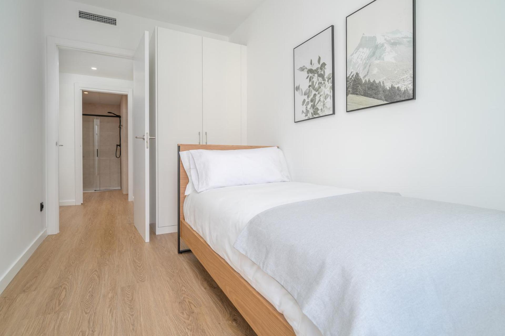 Limehome Barcelona Placa Pirineus L'Hospitalet de Llobregat Extérieur photo
