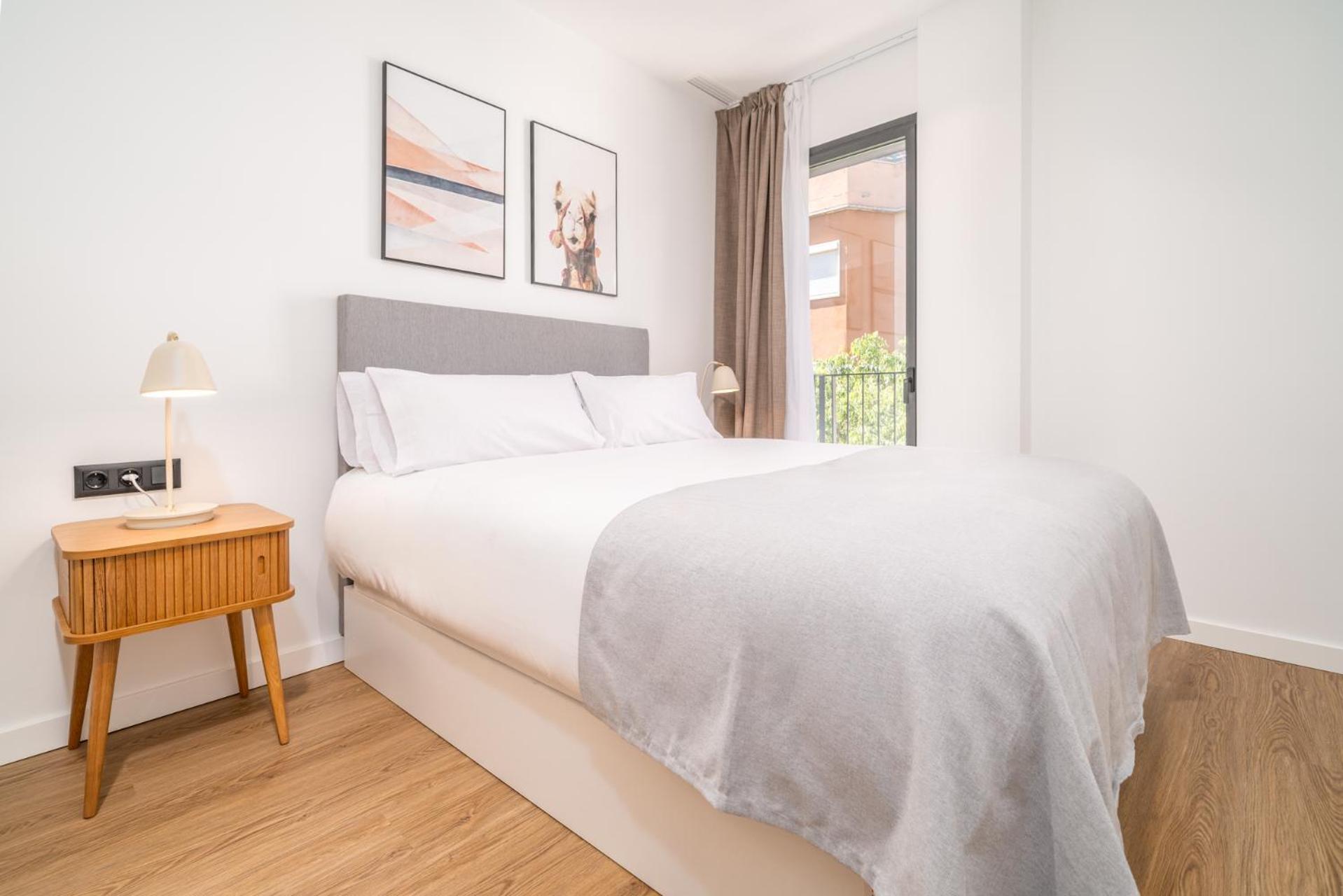 Limehome Barcelona Placa Pirineus L'Hospitalet de Llobregat Extérieur photo