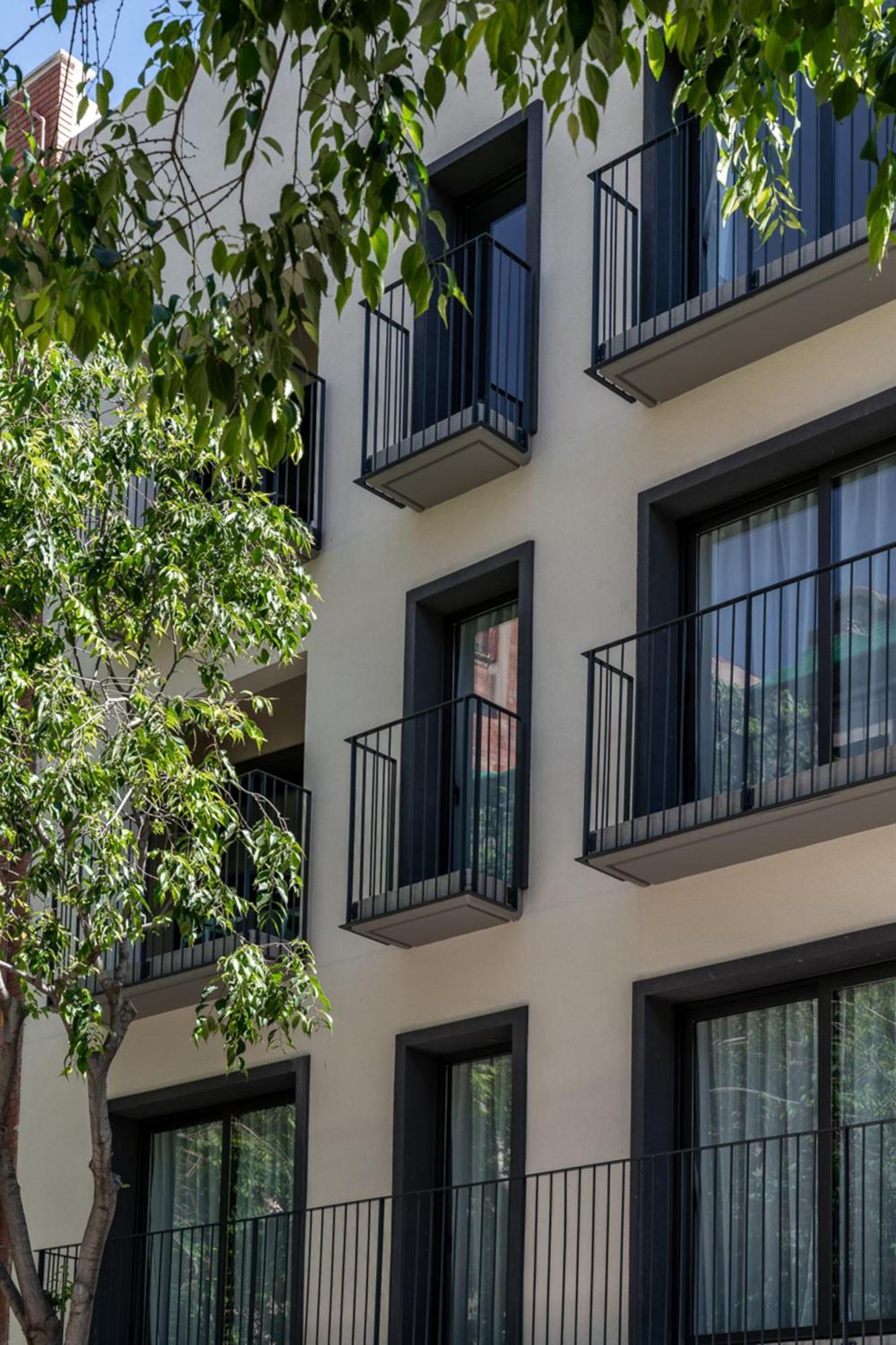 Limehome Barcelona Placa Pirineus L'Hospitalet de Llobregat Extérieur photo